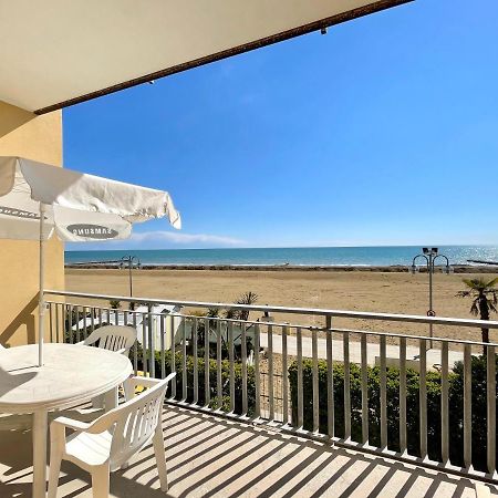 Villa Fronte Mare-Carraro Immobiliare Jesolo - Family Apartments Zewnętrze zdjęcie