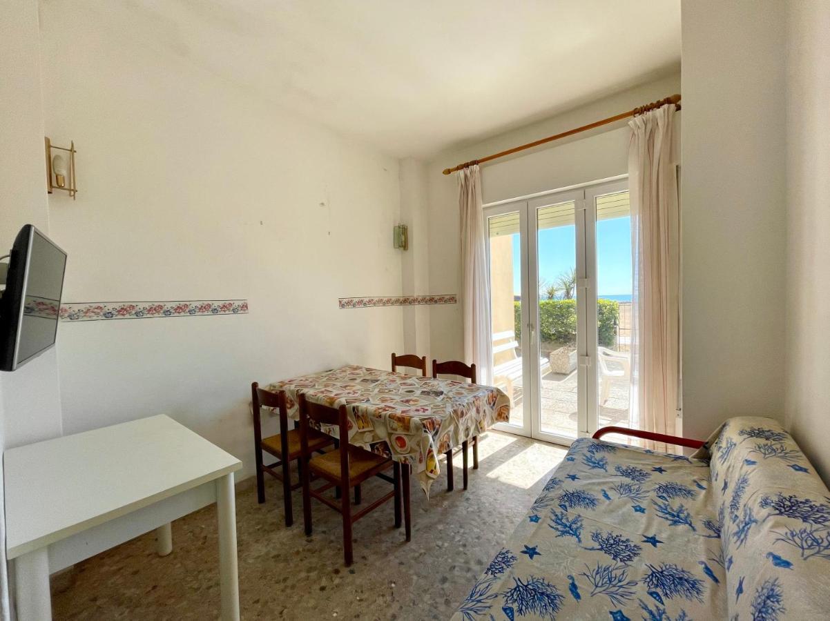 Villa Fronte Mare-Carraro Immobiliare Jesolo - Family Apartments Zewnętrze zdjęcie