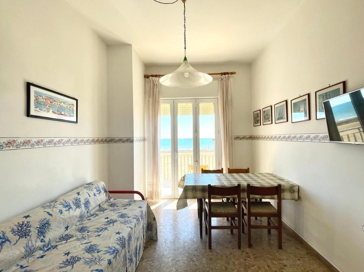 Villa Fronte Mare-Carraro Immobiliare Jesolo - Family Apartments Zewnętrze zdjęcie