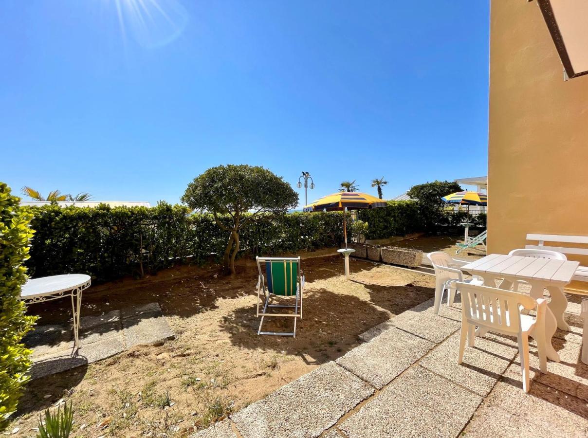 Villa Fronte Mare-Carraro Immobiliare Jesolo - Family Apartments Zewnętrze zdjęcie