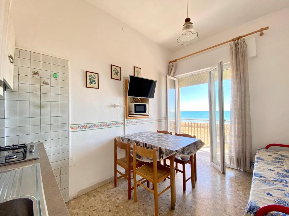 Villa Fronte Mare-Carraro Immobiliare Jesolo - Family Apartments Zewnętrze zdjęcie
